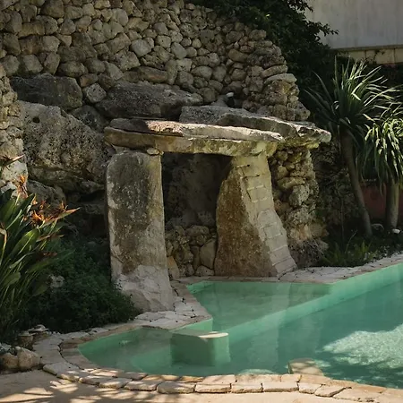 Luxury Villa Crilugi Bed & Breakfast